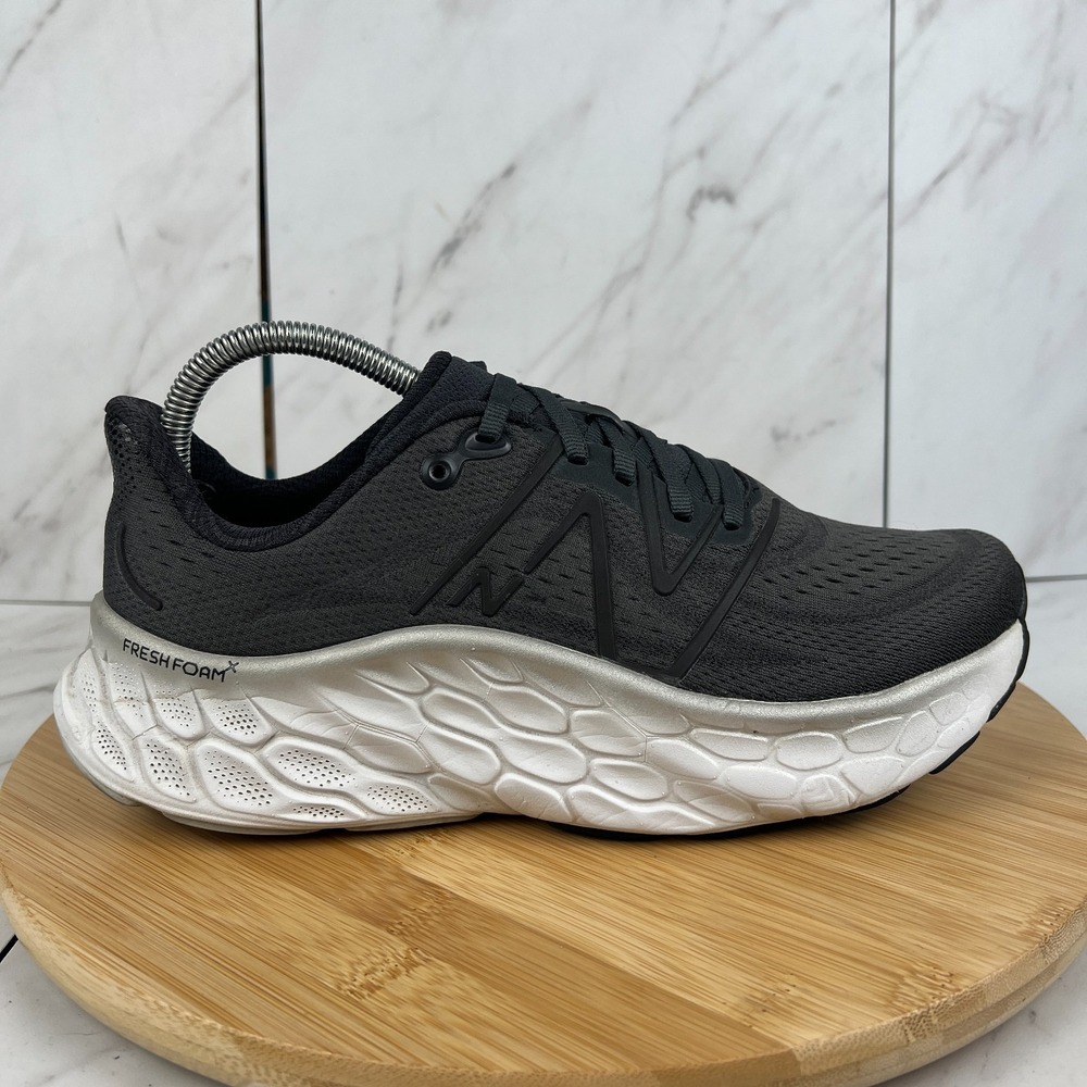 New Balance Fresh Foam x More v4 Womens Size 9 B Black White Running Shoes